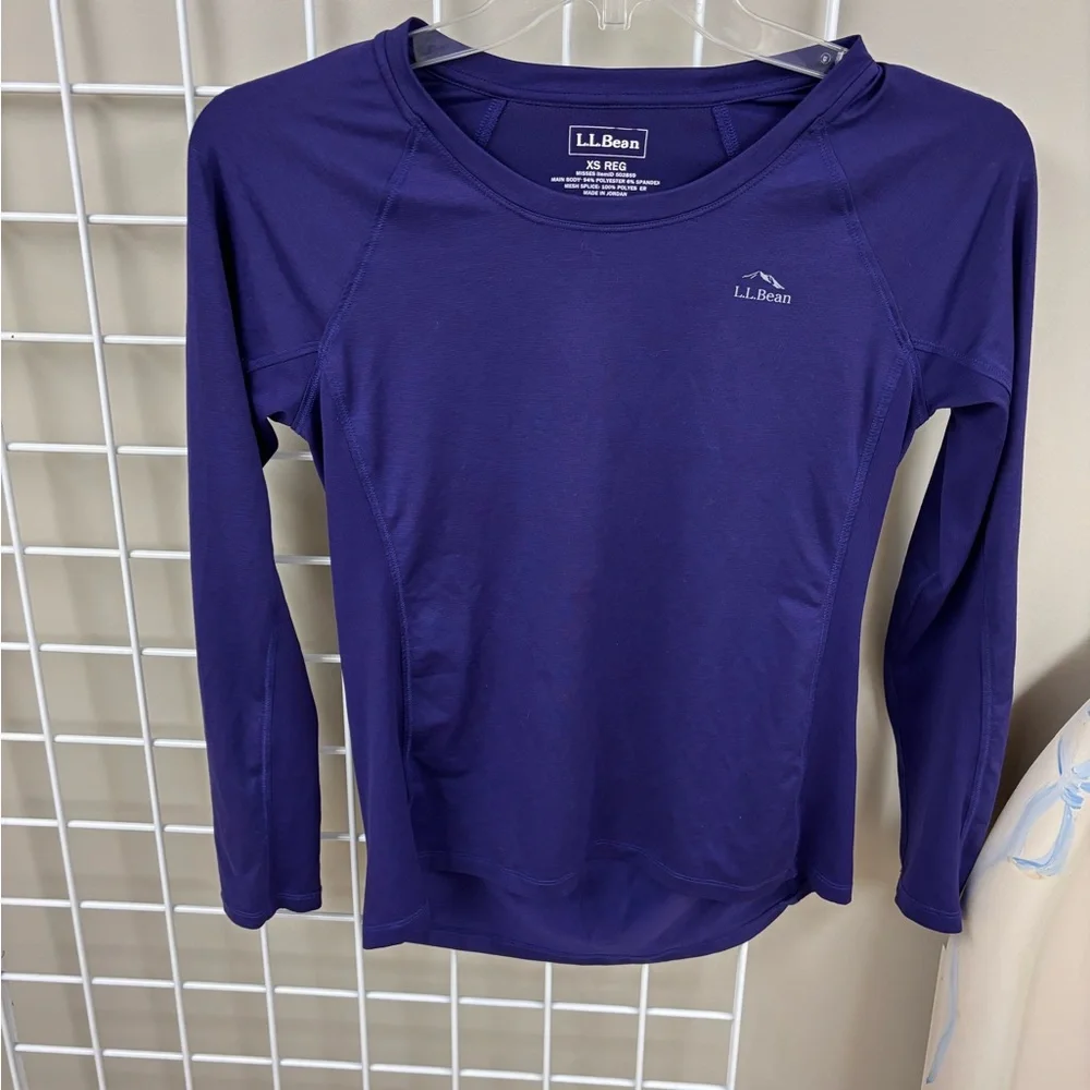 BUNDLE OF TWO L.L.Bean Women’s “Missis” size XS long sleeve activewear shirts. - Picture 2 of 16